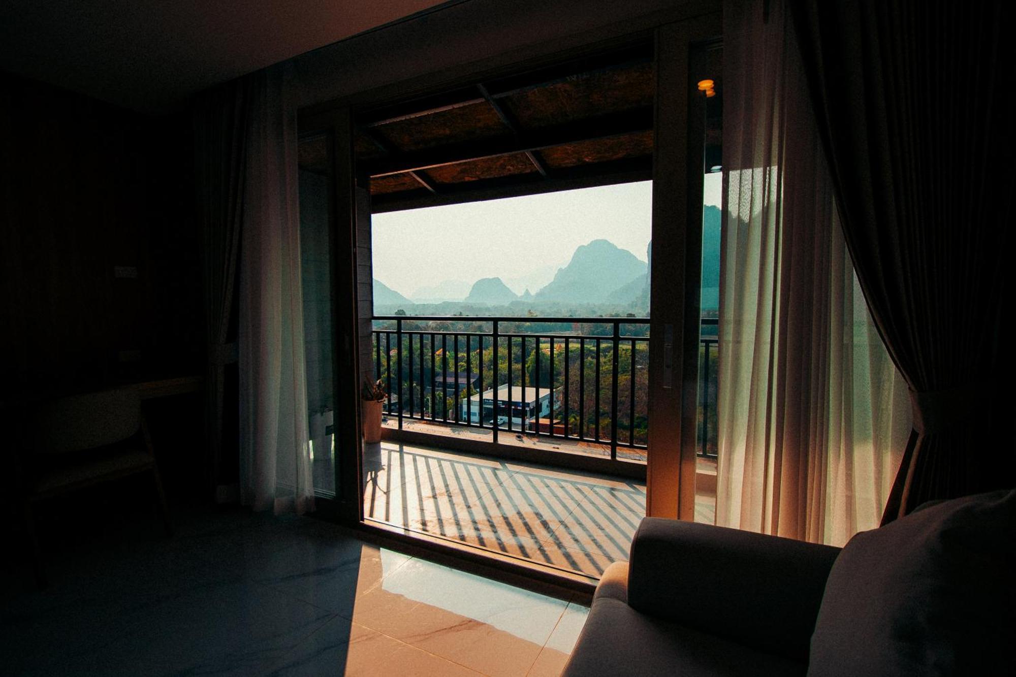 The Elephant Crossing Hotel Vang Vieng Εξωτερικό φωτογραφία