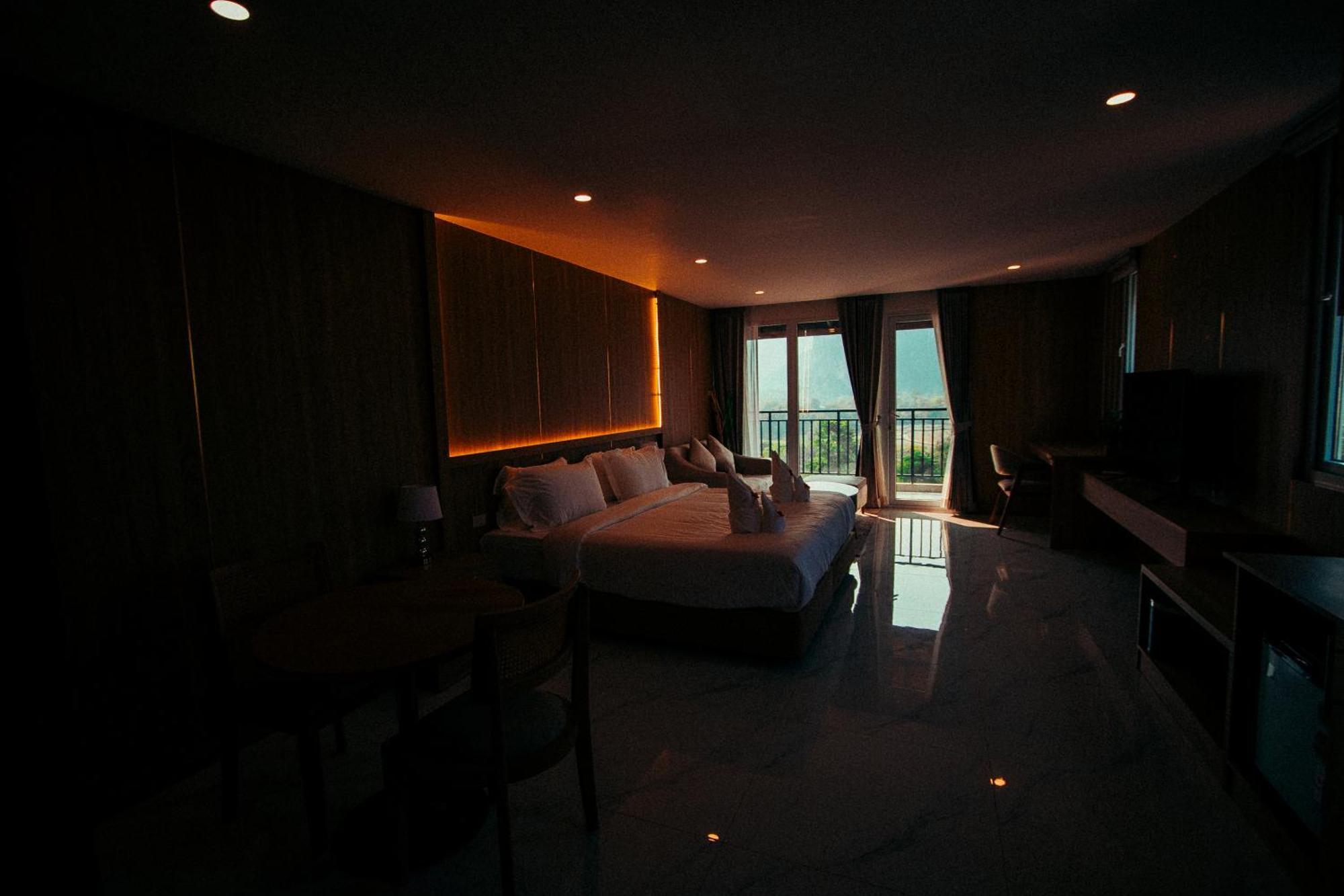The Elephant Crossing Hotel Vang Vieng Εξωτερικό φωτογραφία