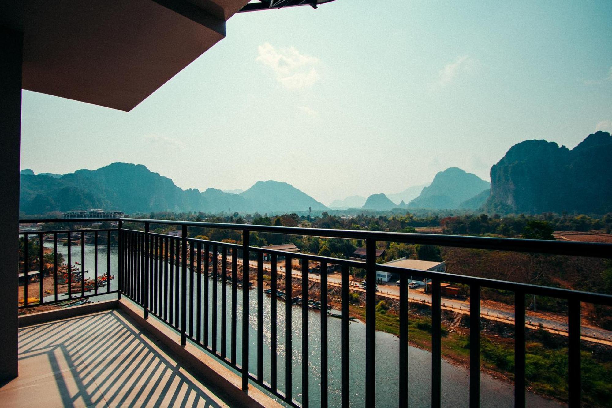 The Elephant Crossing Hotel Vang Vieng Εξωτερικό φωτογραφία